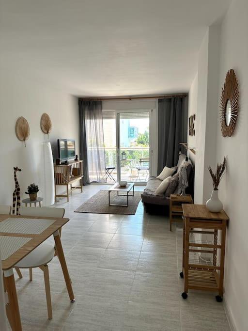 Apartamento En ซาลอว์ ภายนอก รูปภาพ